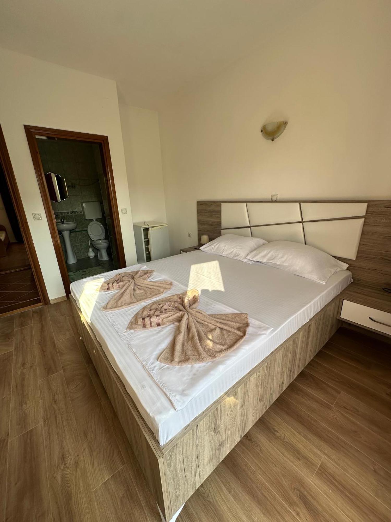 Rooms Ajllin อุลซิน ภายนอก รูปภาพ