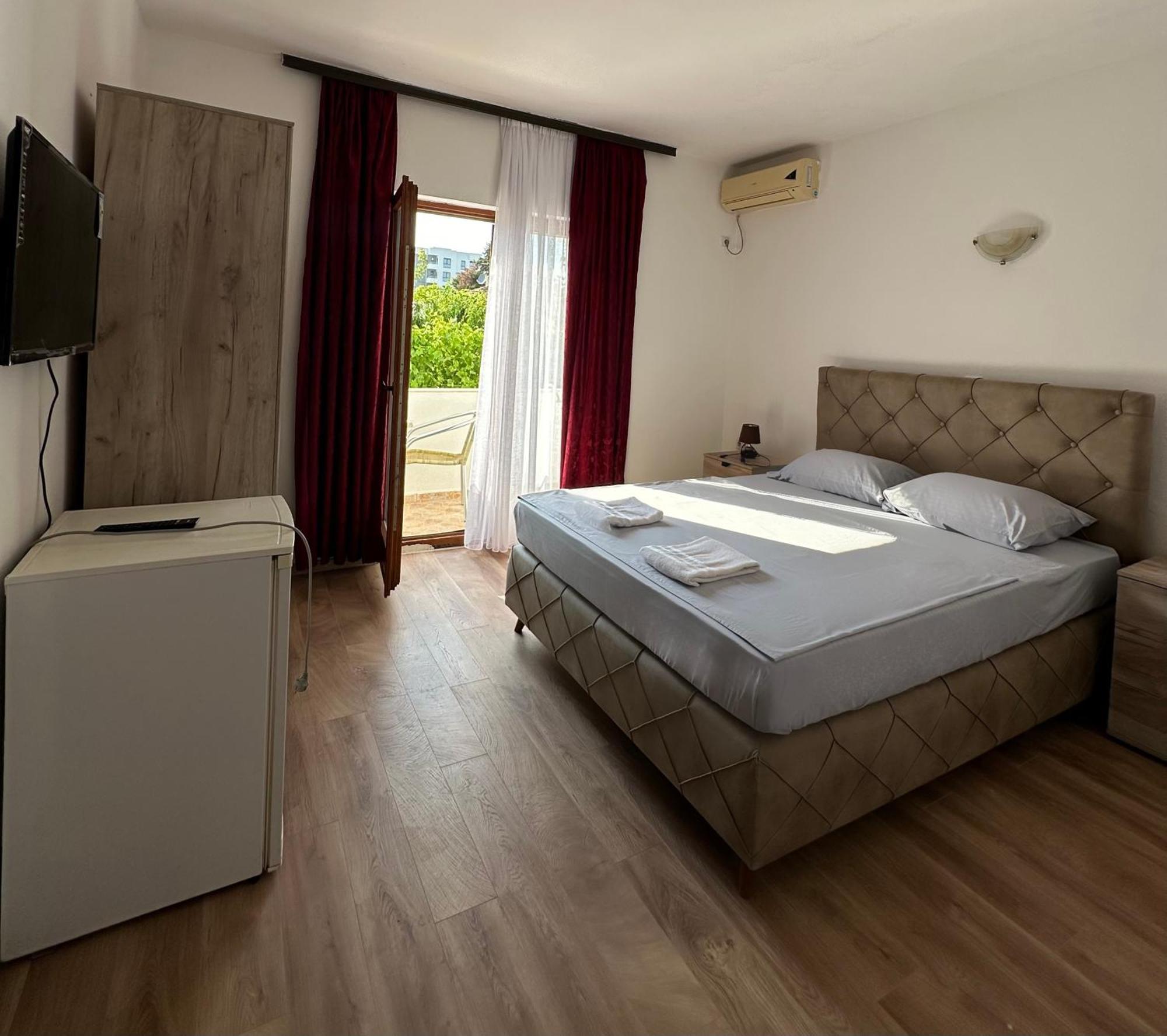 Rooms Ajllin อุลซิน ภายนอก รูปภาพ